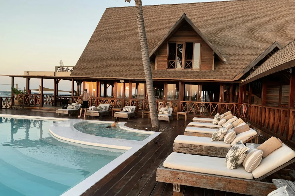 Tranquil outdoor resort atmosphere in Pushkar, Rajasthan